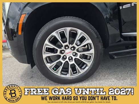 New 2026 GMC Yukon Denali w/ Denali Reserve Package AWD/4WD image 32