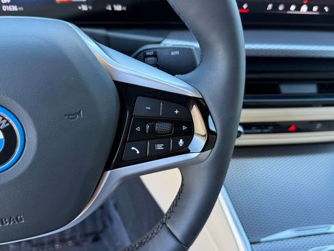 Certified 2025 BMW i4 eDrive40 image 29