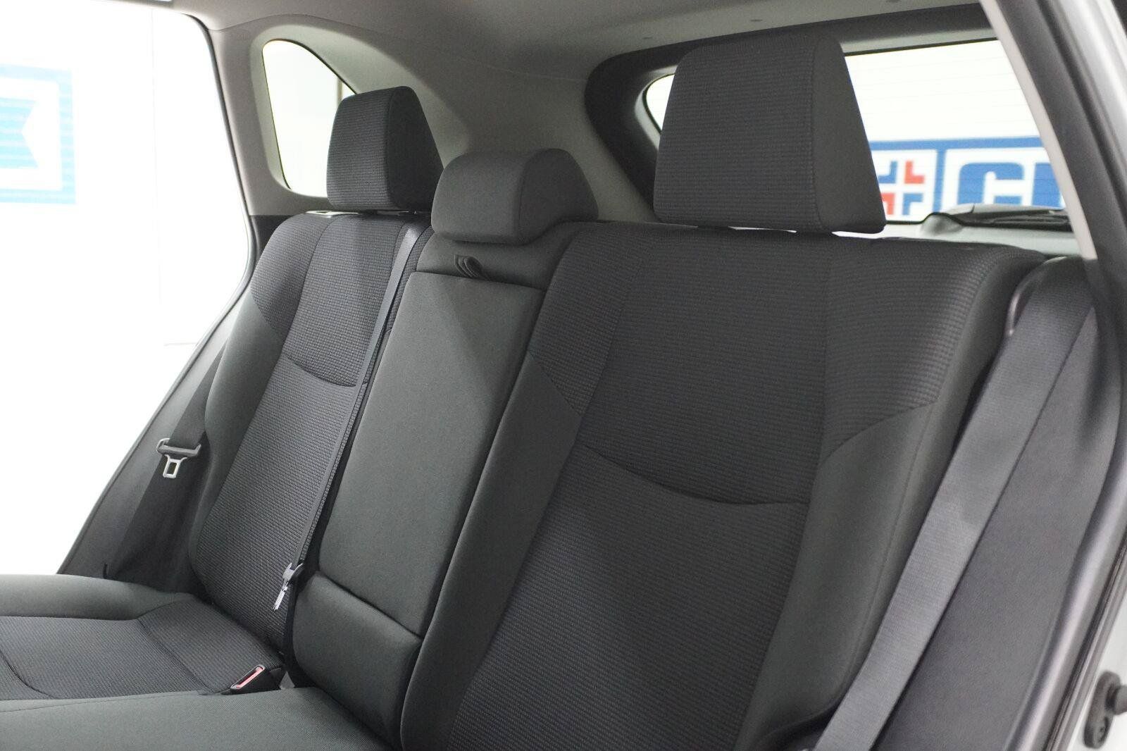 Used 2025 Toyota RAV4 LE AWD/4WD image 25