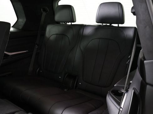 Used 2022 BMW X7 M50i image 37