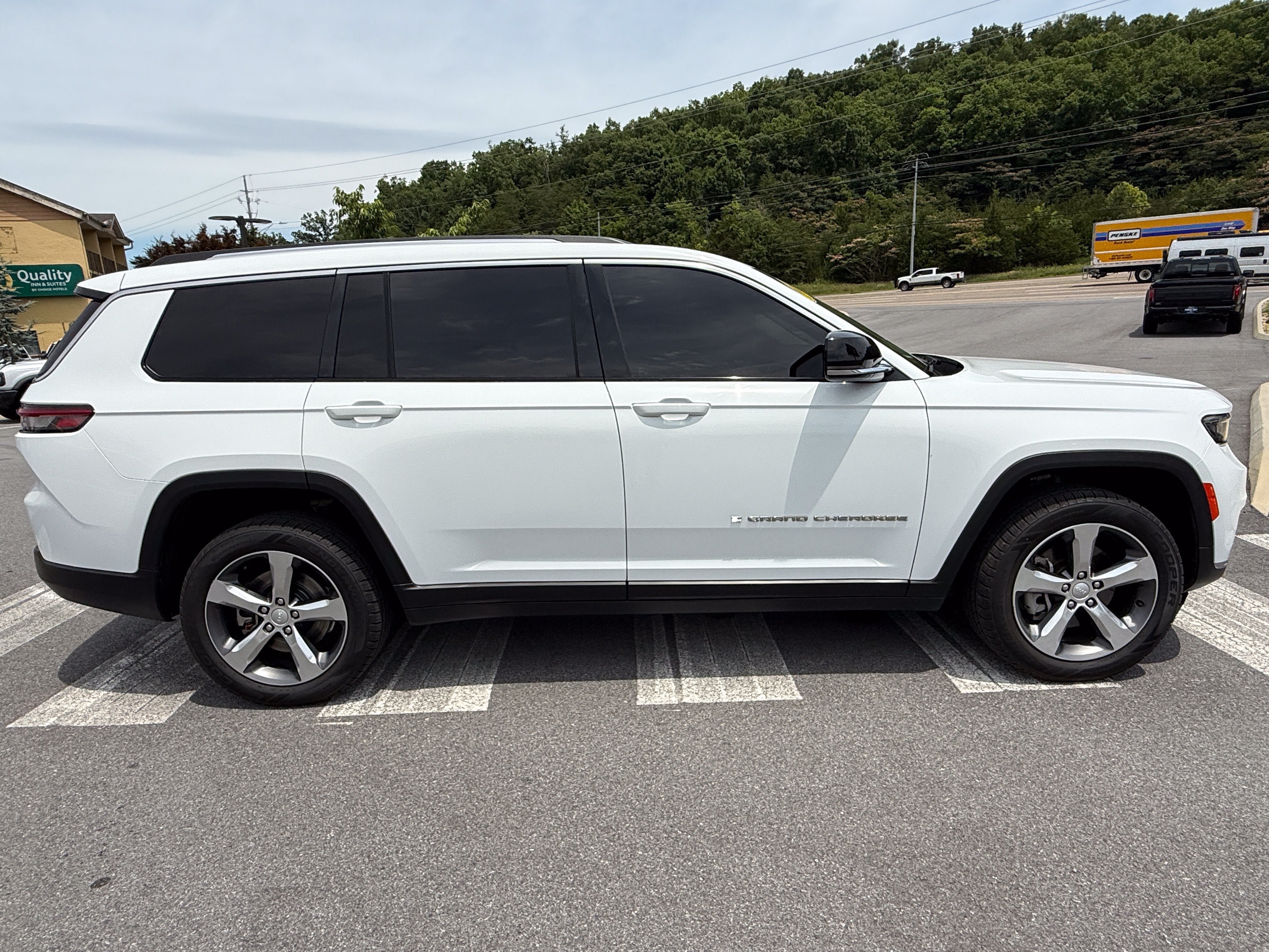 Used 2021 Jeep Grand Cherokee L Limited AWD/4WD image 4