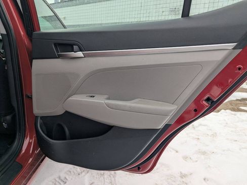 Used 2019 Hyundai Elantra SE FWD image 17