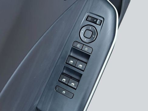 New 2025 Kia K4 GT-Line Turbo FWD image 12