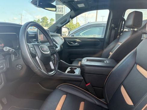 Used 2024 GMC Yukon XL AT4 w/ AT4 Premium Package AWD/4WD image 8