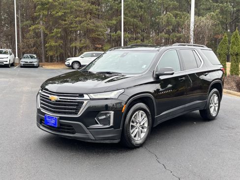 Used 2023 Chevrolet Traverse LT image 6