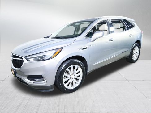 Used 2018 Buick Enclave Essence w/ Trailering Package AWD/4WD image 3