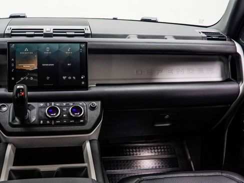 Used 2025 Land Rover Defender 110 S image 21