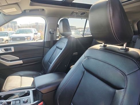 Certified 2023 Ford Explorer Limited w/ Limited Technology Package AWD/4WD image 22