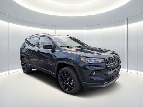 New 2026 Jeep Compass Latitude AWD/4WD image 1