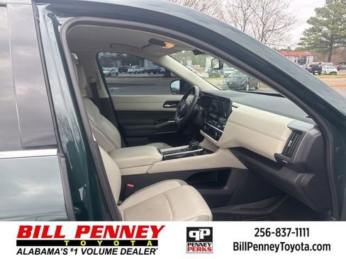 Used 2022 Nissan Pathfinder SL image 15