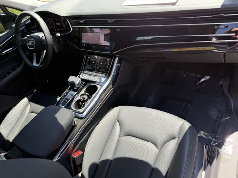 Used 2023 Audi Q7 2.0T Premium Plus w/ Premium Plus Package AWD/4WD image 16
