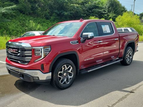 Used 2024 GMC Sierra 1500 SLT w/ SLT Premium Plus Package AWD/4WD image 7