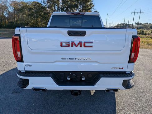 Used 2024 GMC Sierra 1500 AT4 w/ Technology Package image 5