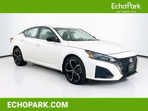 Used 2024 Nissan Altima 2.5 SR AWD/4WD image 1