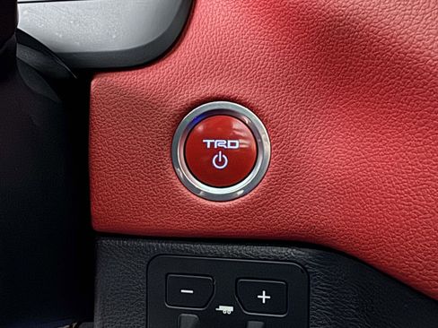 Used 2024 Toyota Sequoia 4WD image 30