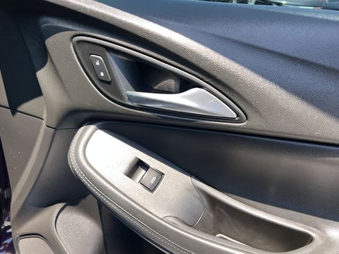 Used 2021 Buick Encore GX Preferred FWD image 16