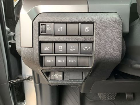 New 2025 Toyota Tacoma TRD Off-Road AWD/4WD image 27