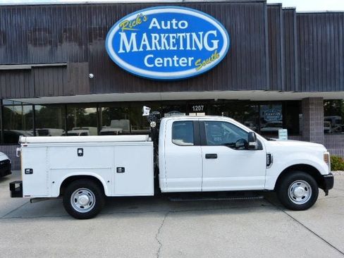 Used 2019 Ford F250 XL w/ Power Equipment Group image 4