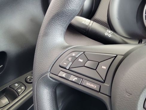 New 2025 Nissan Kicks Play S FWD image 29