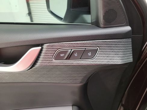 Used 2024 Hyundai Palisade Limited image 4