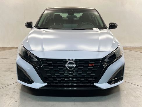 New 2026 Nissan Altima 2.5 SR w/ SR Midnight Edition Package FWD image 7