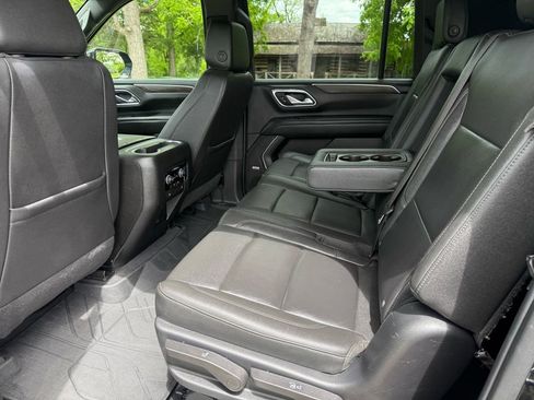 Used 2022 Chevrolet Suburban LT AWD/4WD image 30