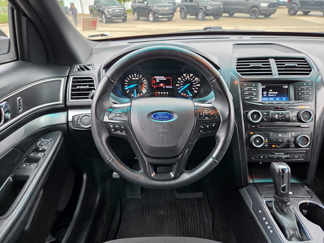 Used 2017 Ford Explorer XLT AWD/4WD image 15