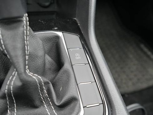 Used 2022 Volkswagen Taos SEL image 29