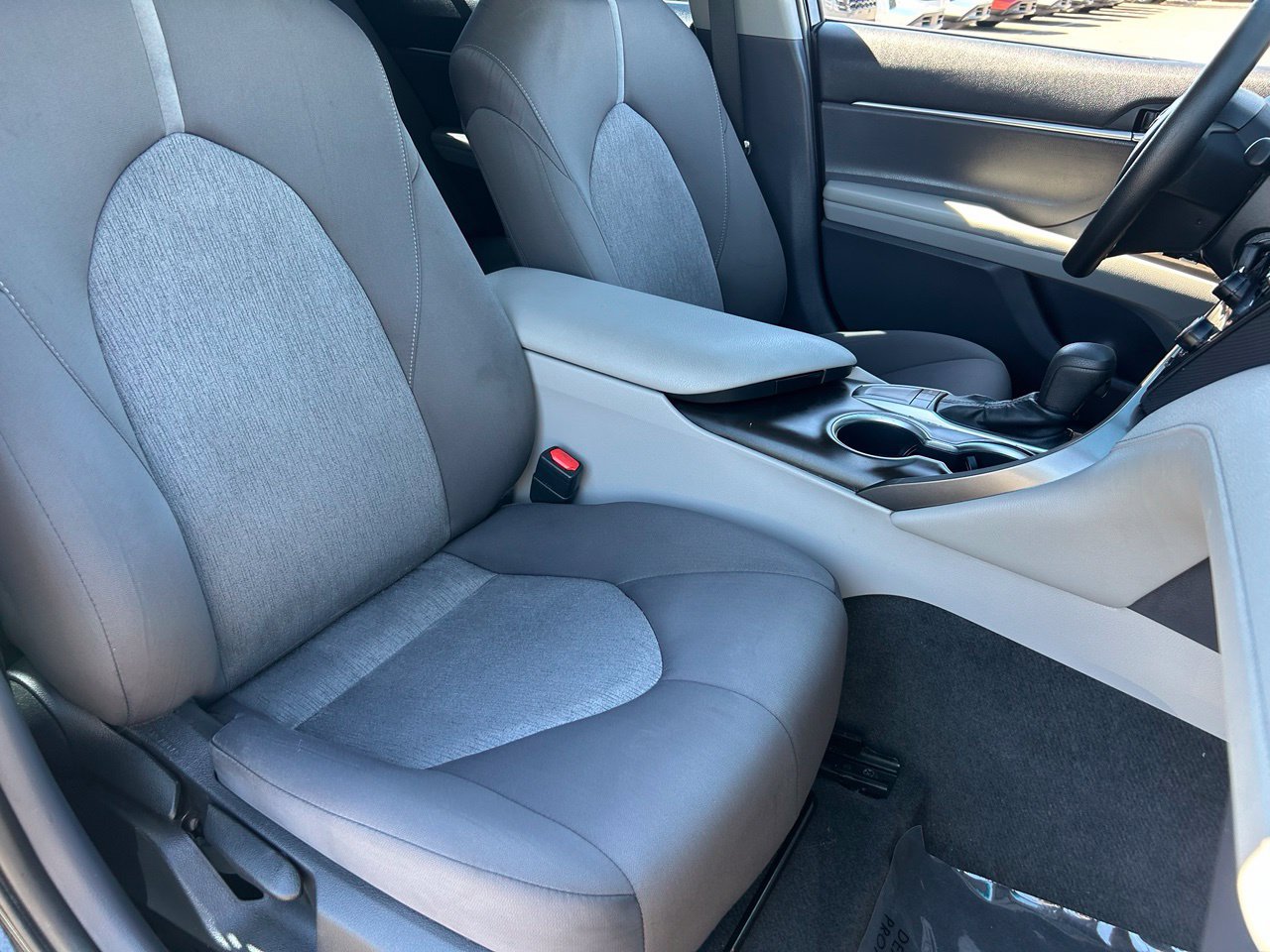 Used 2022 Toyota Camry LE w/ Carpet Mat Package (TMS) FWD image 11