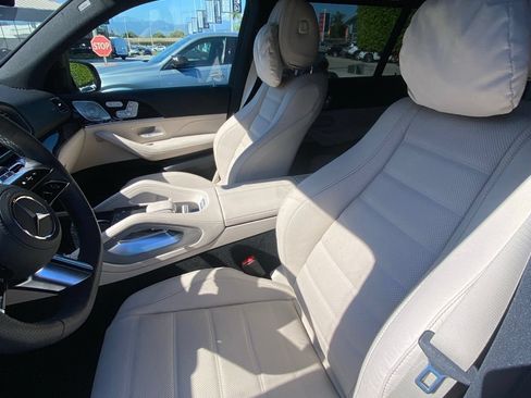 Used 2026 Mercedes-Benz GLS 580 4MATIC image 6
