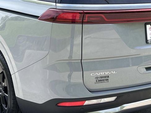 Used 2024 Kia Carnival SX Prestige FWD image 5