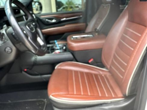 Used 2023 GMC Yukon Denali Ultimate AWD/4WD image 9