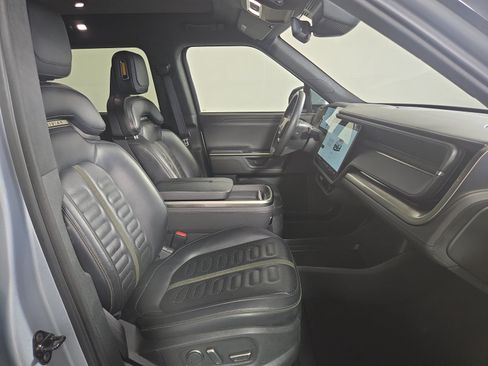 Used 2025 Rivian R1S Adventure AWD/4WD image 24