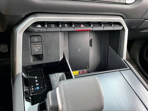 Used 2025 Toyota Tundra Platinum AWD/4WD image 27