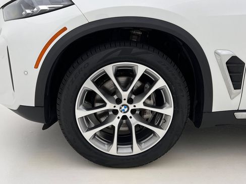 Used 2024 BMW X5 xDrive40i w/ Parking Assistance Package AWD/4WD image 27