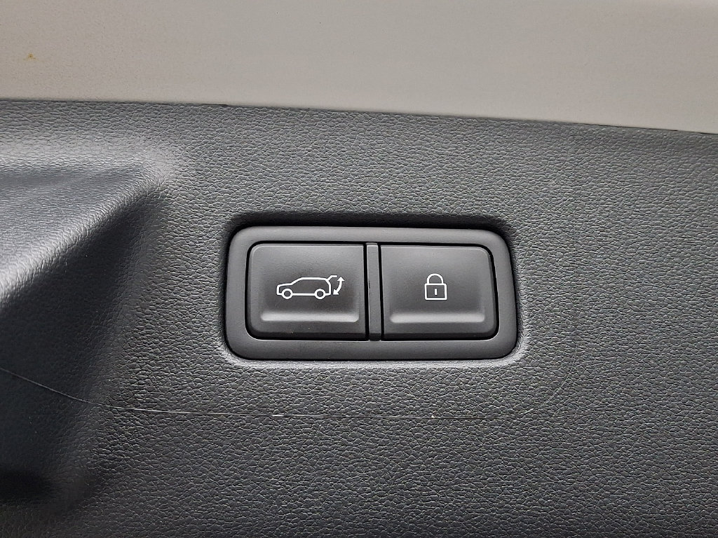 Used 2026 Hyundai Santa Fe SEL AWD/4WD image 32