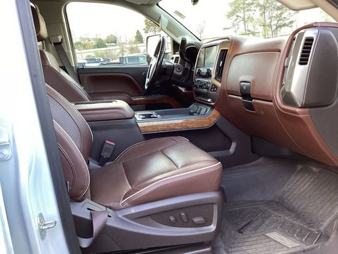 Used 2018 Chevrolet Silverado 2500 High Country w/ Duramax Plus Package image 6