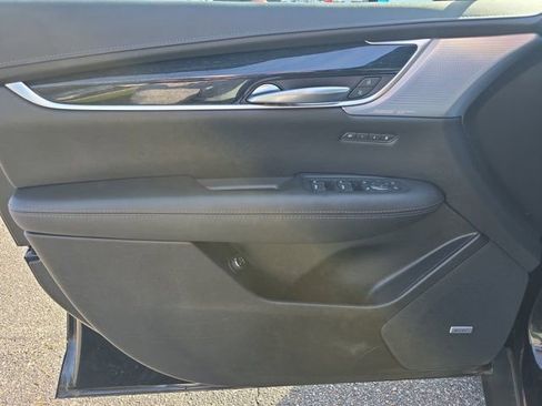 Used 2025 Cadillac XT5 Premium Luxury image 24
