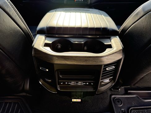 Certified 2025 RAM 1500 Limited image 33