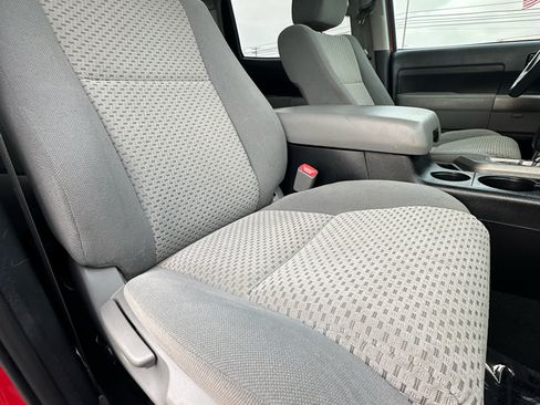 Used 2012 Toyota Tundra 4x4 CrewMax image 51