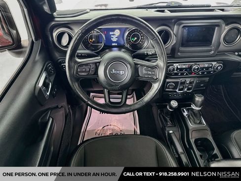 Used 2021 Jeep Gladiator Sport AWD/4WD image 21