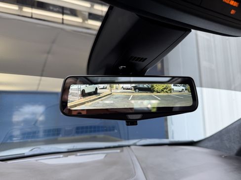 Used 2017 Cadillac XT5 Platinum AWD/4WD image 26