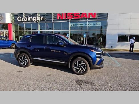 Used 2025 Nissan Kicks SV image 35