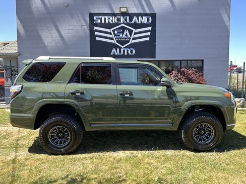 Used 2022 Toyota 4Runner Limited AWD/4WD image 5