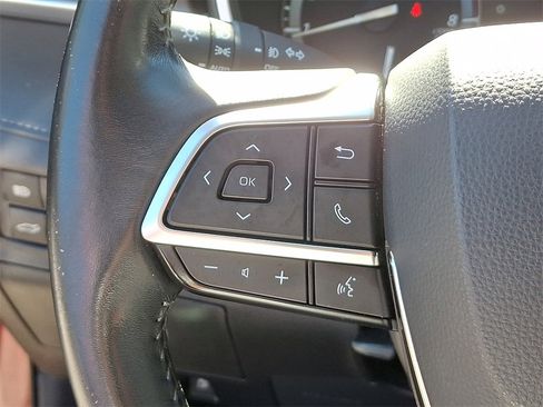 Used 2020 Toyota Highlander XLE image 23