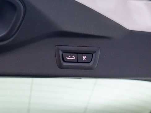 Used 2024 BMW X7 xDrive40i w/ M Sport Package image 33