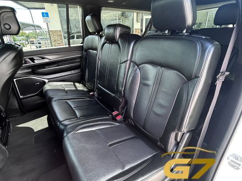 Used 2024 Jeep Wagoneer L Series II RWD image 24