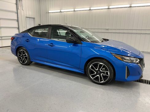 Used 2024 Nissan Sentra SR w/ SR Premium Package image 1