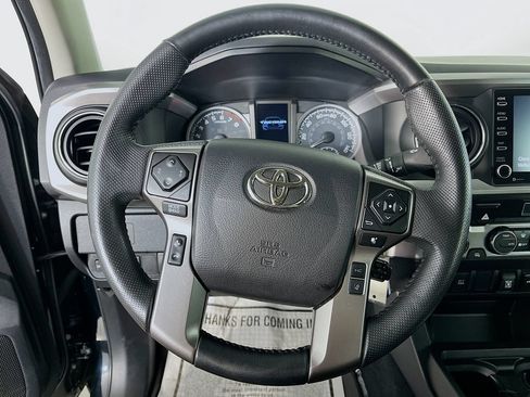 Used 2022 Toyota Tacoma SR5 AWD/4WD image 14