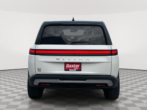 Used 2024 Rivian R1S Adventure image 30